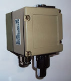 YWK-100S型  双触点压力控制器